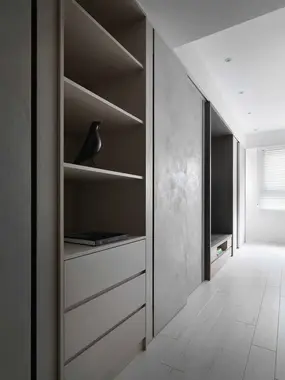 Diseño moderno y minimalista del pasillo en fuengirola